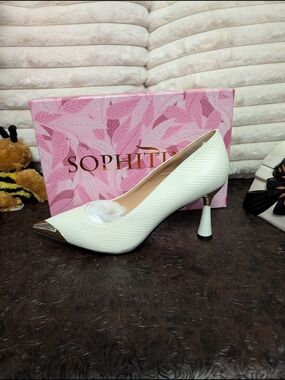 Sophitina White Pointed Metallic-Cap Cone Heel Pump
